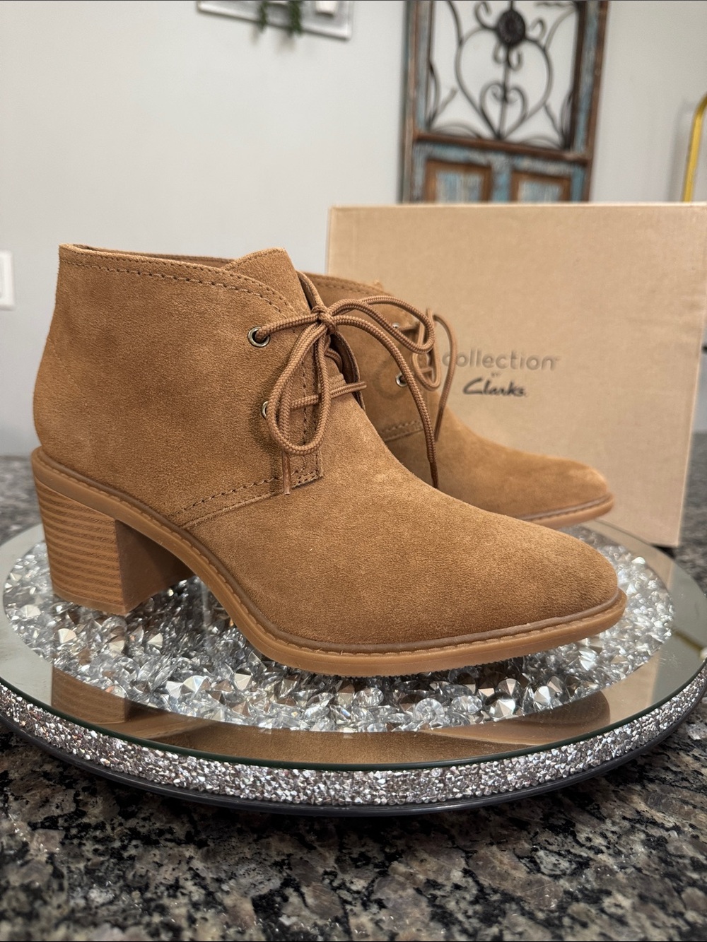 Clarks scene Tan Suede Lace-Up Block Heel Ankle Booties NWT 10